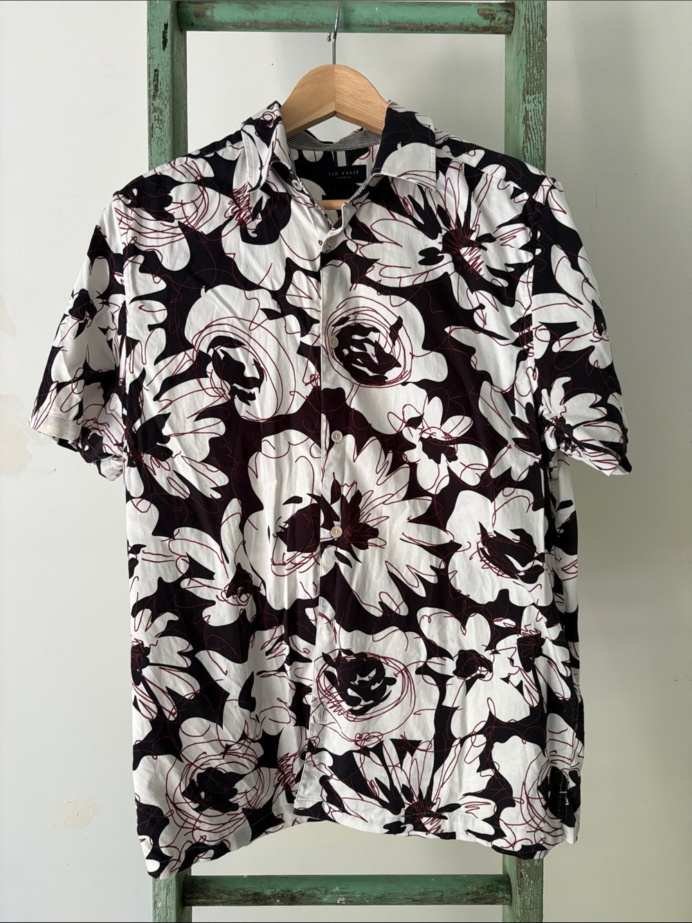 Ted Baker Black & White Floral Short-Sleeve Button-Down Shirt